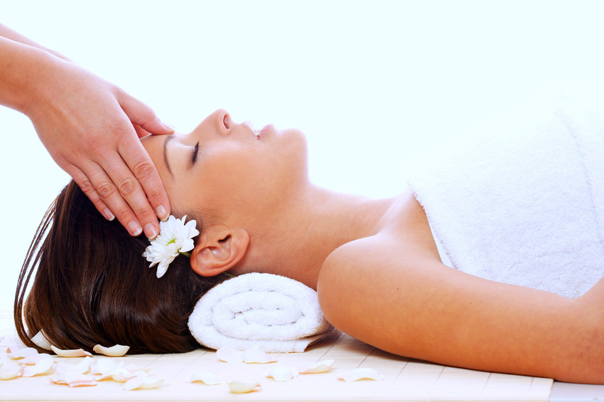 Massage relaxant et drainant visage et crâne
