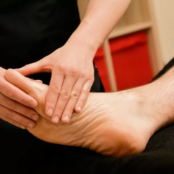 Massage relaxant des pieds